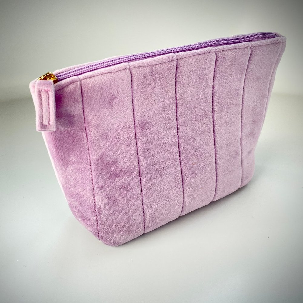 ✳️ Mix-N-Match 5/$25 ✳️ NEW Plush Lavender Velvet Zippered Makeup Bag